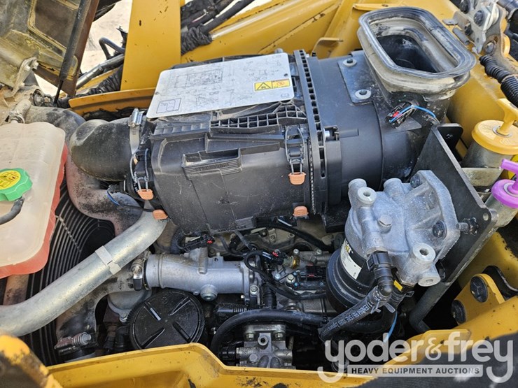 2018-caterpillar-420f2-it-image-23