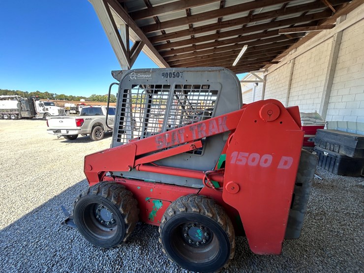 #82-•-omni-quip-compact-skid-steer-image-4