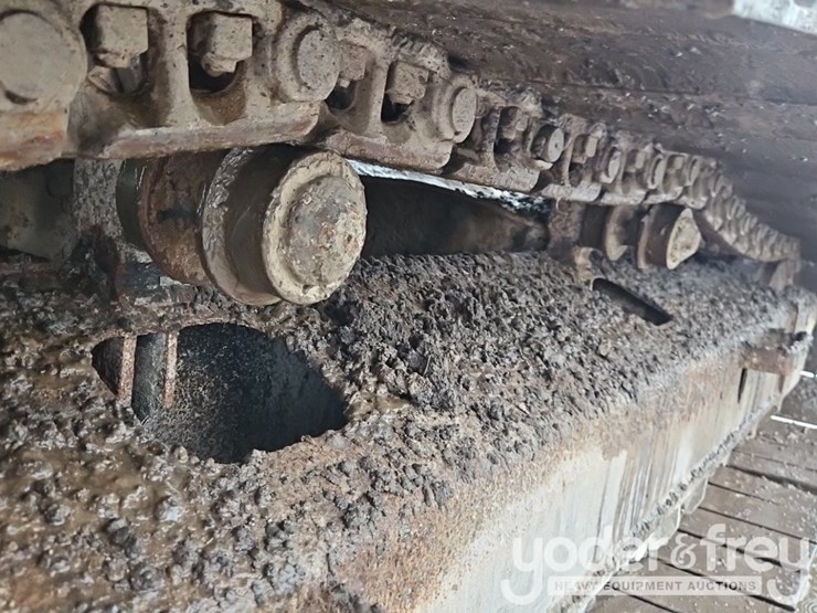 2014-komatsu-pc210-lc-10-image-9