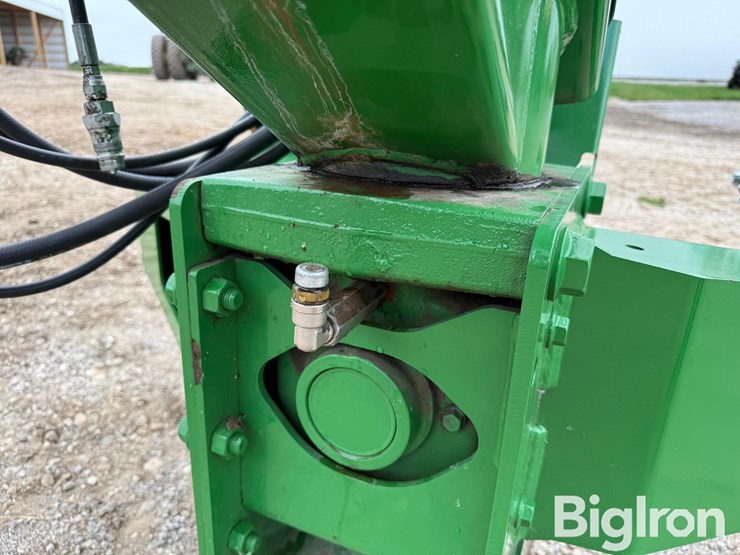 2020-john-deere-946-image-19