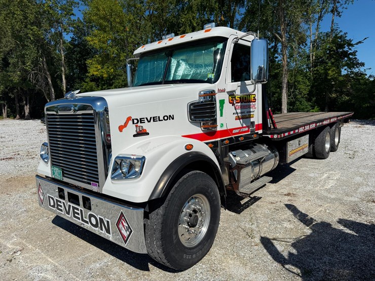 2018-freightliner-122sd-image-1