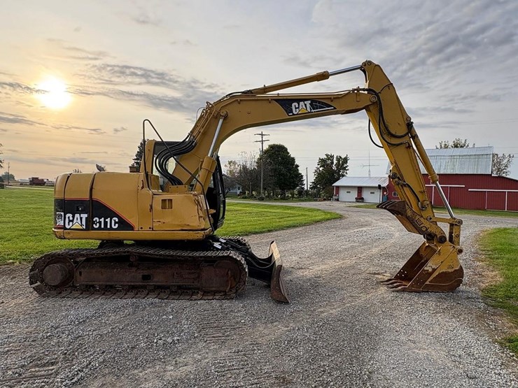 2004-caterpillar-311c-image-4