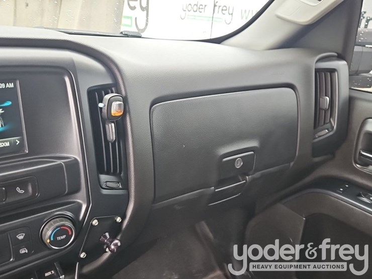 2020-chevrolet-silverado-5500hd-image-41