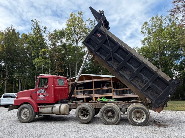 #59-•-1999-volvo-tri-axle-dump-truck-image-6