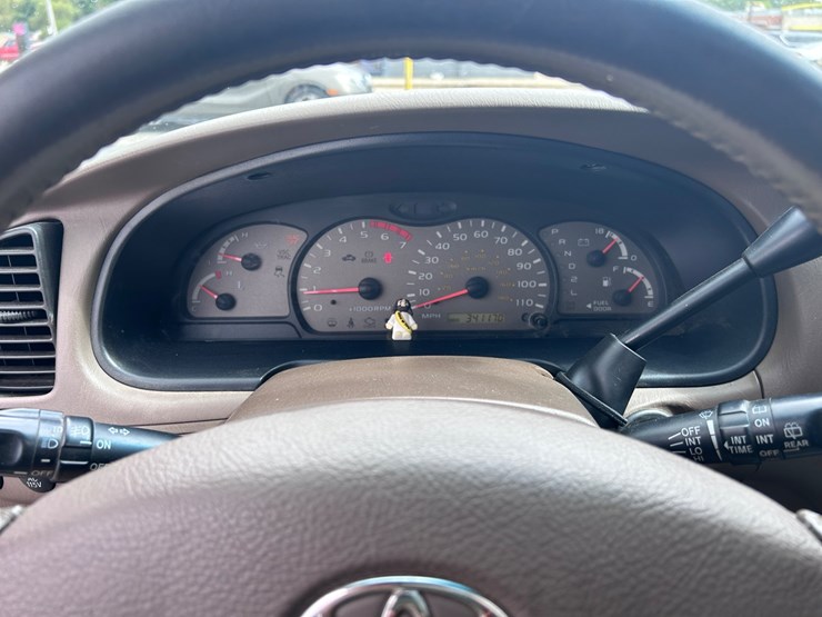 2004-toyota-sequoia-limited-image-18