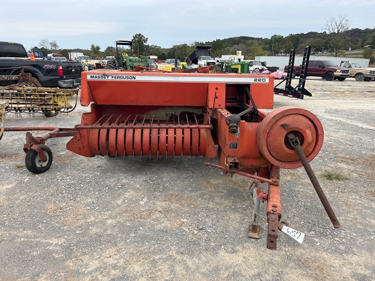 massey-ferguson-220-image-2