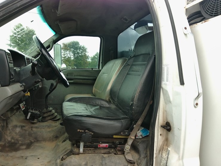 2004-ford-f650-image-10