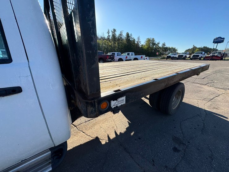 2014-chevrolet-3500-image-15