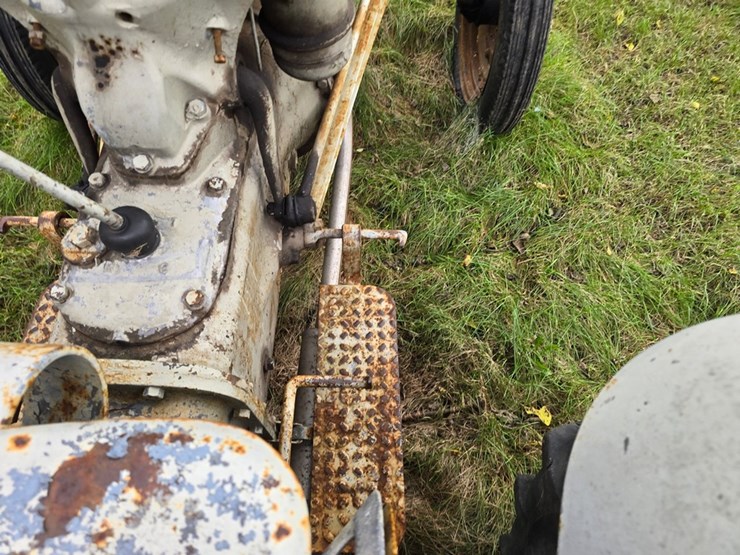 ford-8n-image-15