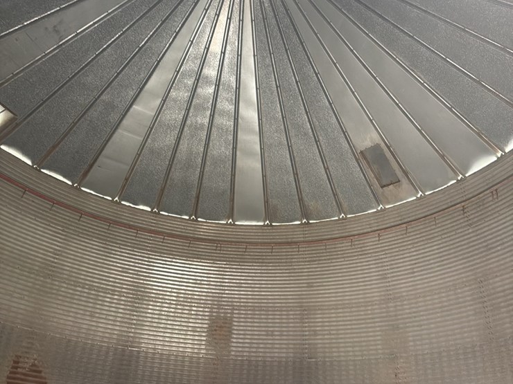 np-grain-bin,-27’-approx-10,000-bu,-full-floor,-unloading-auger,--seller-to-disconnect-power-to-bin,--buyer-responsible-for--removal,-sold-subject-to-seller-confirmation-image-6