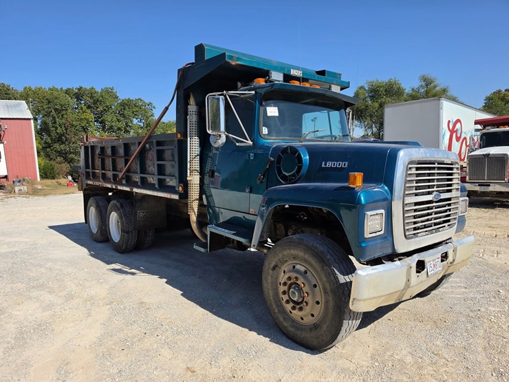 1996-ford-lt8000-image-19