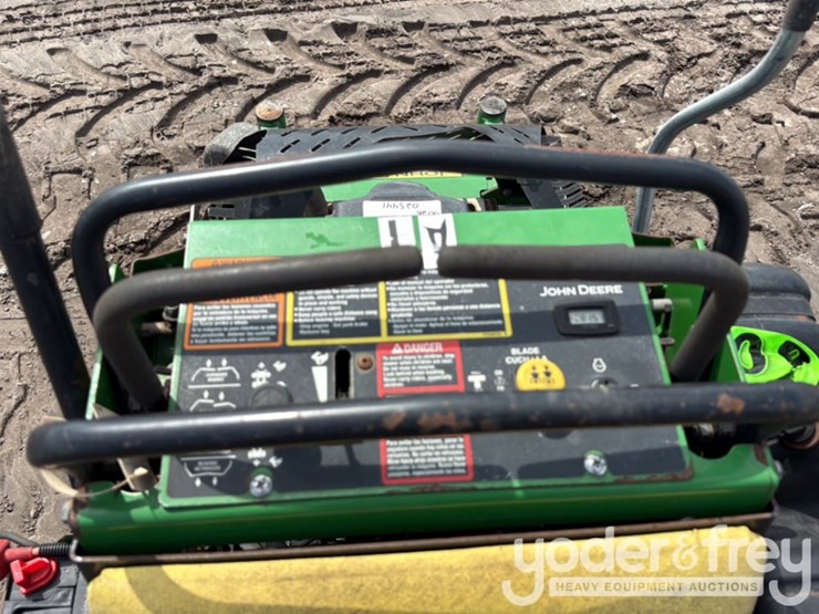 2014-john-deere-636m-image-7