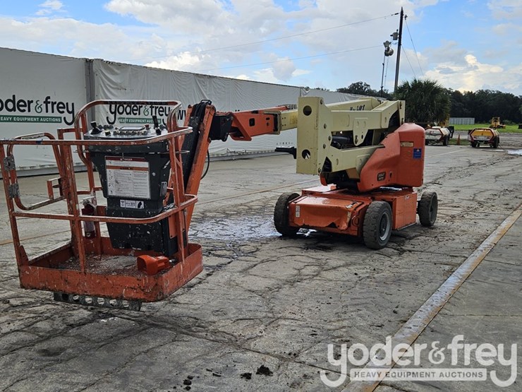 2015-jlg-e400ajpn-image-5