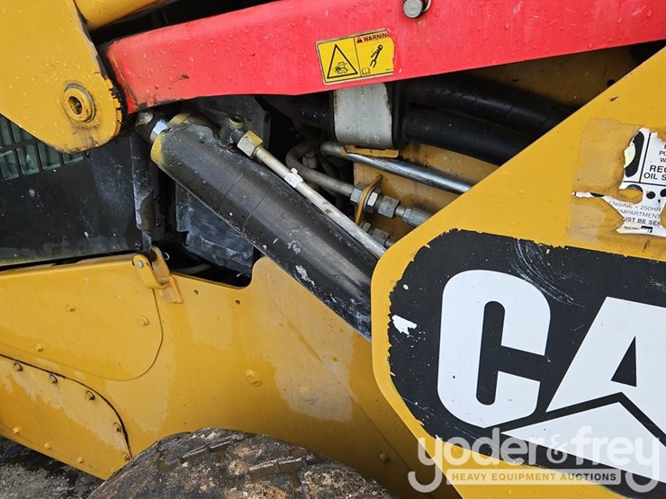 2017-caterpillar-272d2-xhp-image-16