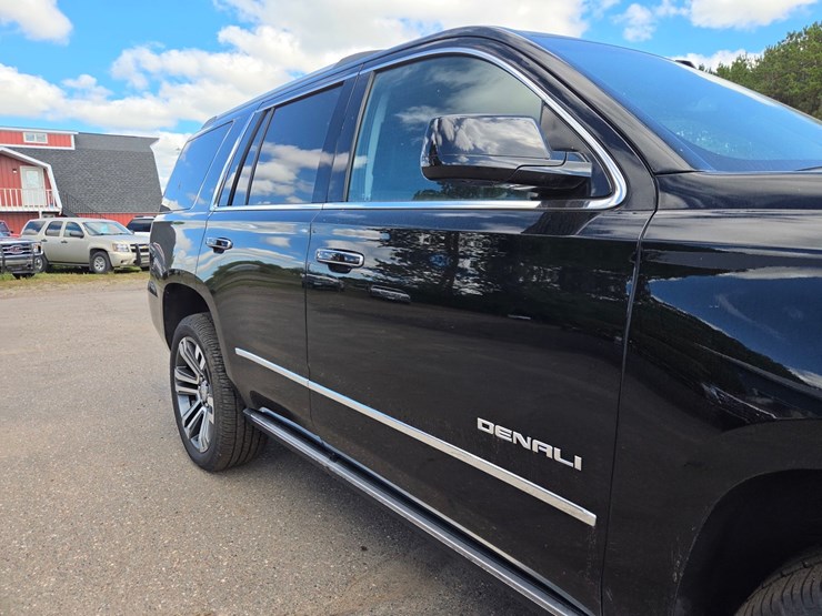 2019-gmc-yukon-image-14