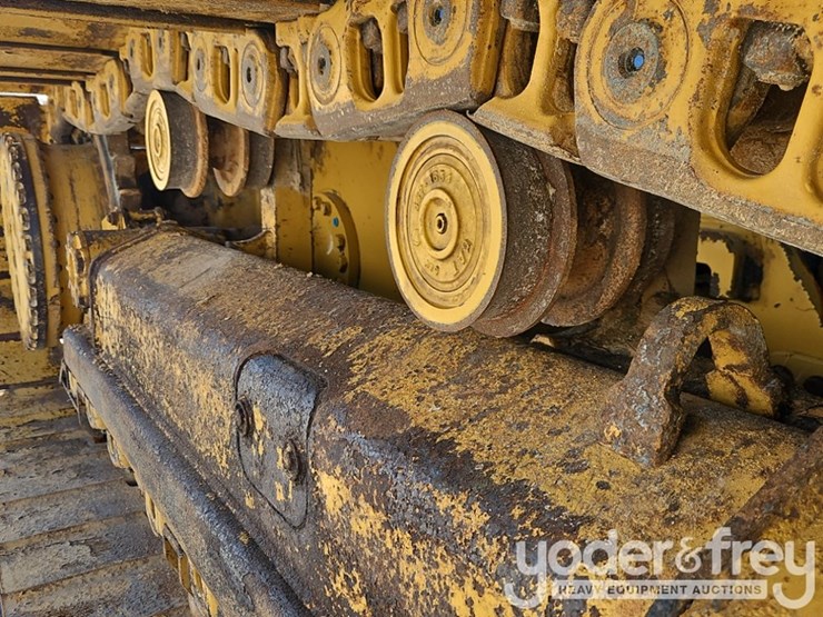 2021-caterpillar-d4-lgp-image-13