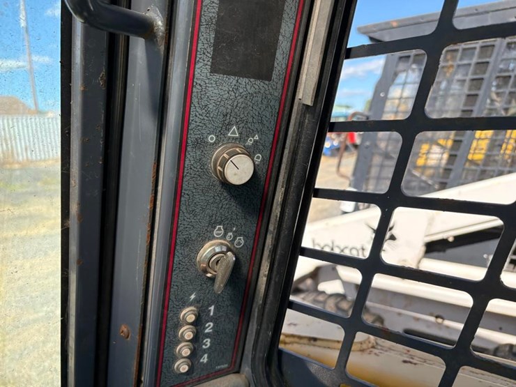 gehl-sl7800-turbo-skidsteer-image-16