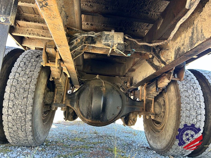 2007-peterbilt-335-image-74
