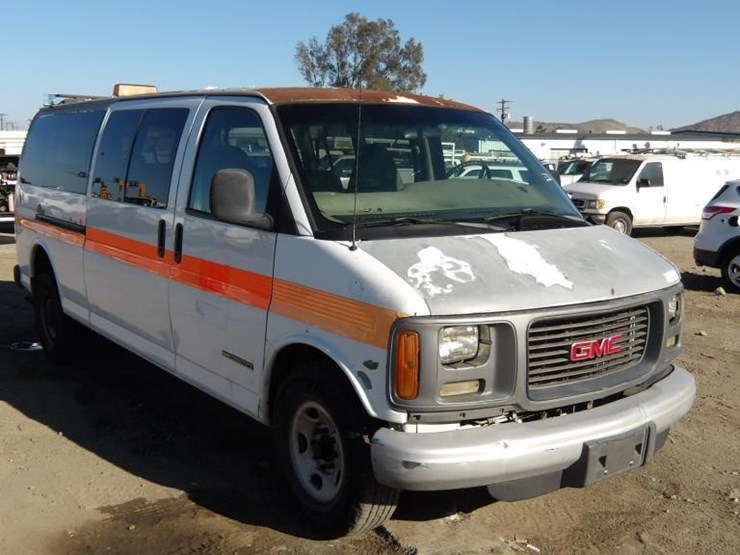 2002-gmc-3500-image-3