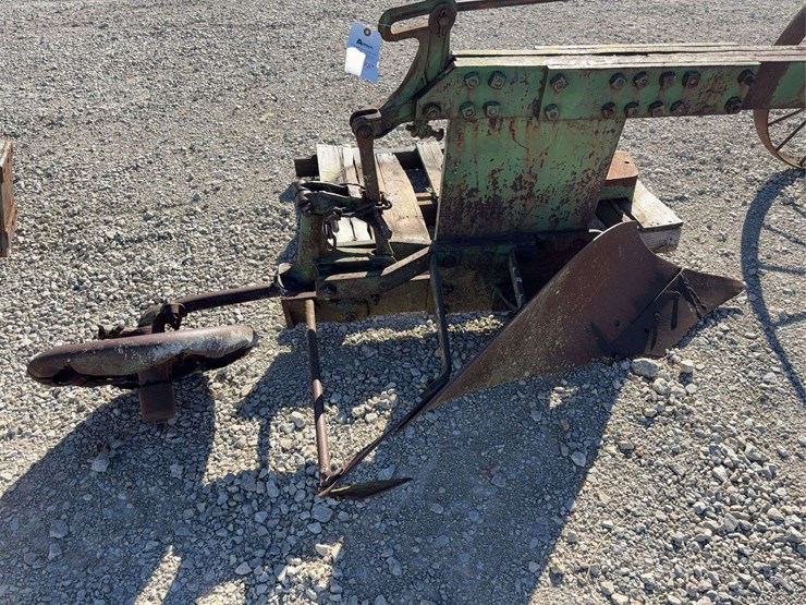 oliver-single-bottom-brush-plow-image-7