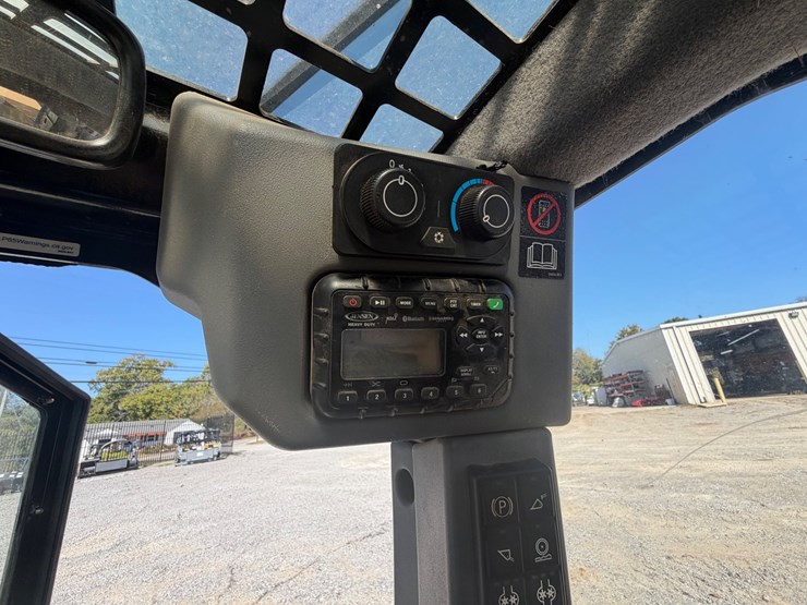 2024-supertrak-sk200tr-image-39