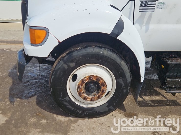 2000-ford-f650-xl-image-12