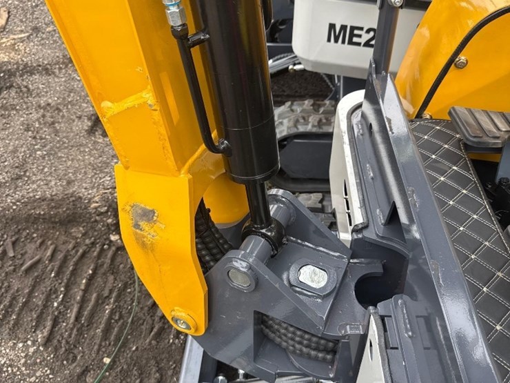 new-sd-lanch-co-diesel-mini-excavator-model-me20-image-10