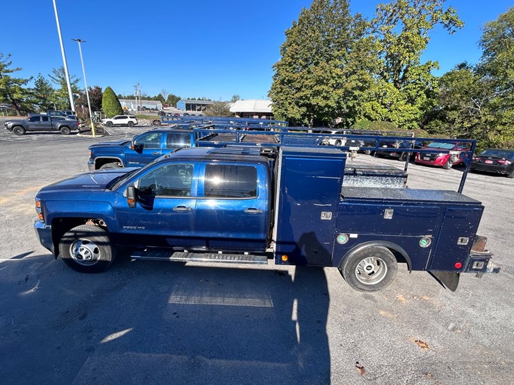 2016-chevrolet-3500-image-3