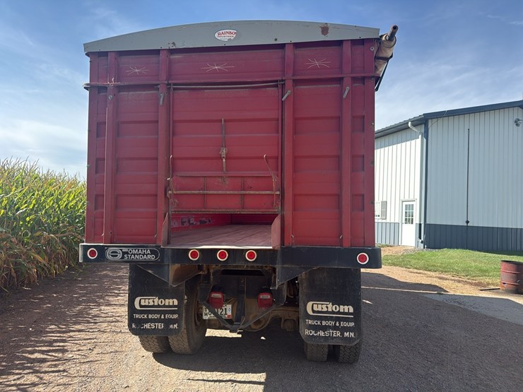 1979-international--model-1924-tandem-grain-truck,-81,877-miles,-4x4-manual-transmission,-gas,-roll-tarp-image-12