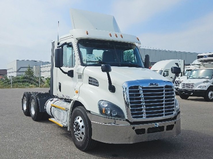 2017-freightliner-cascadia-113-image-1