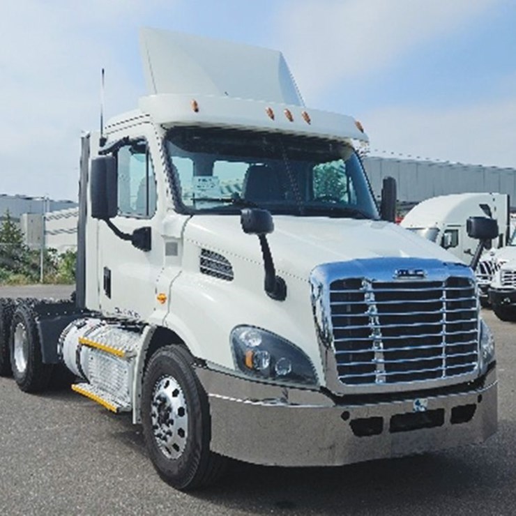 2017 FREIGHTLINER CASCADIA 113