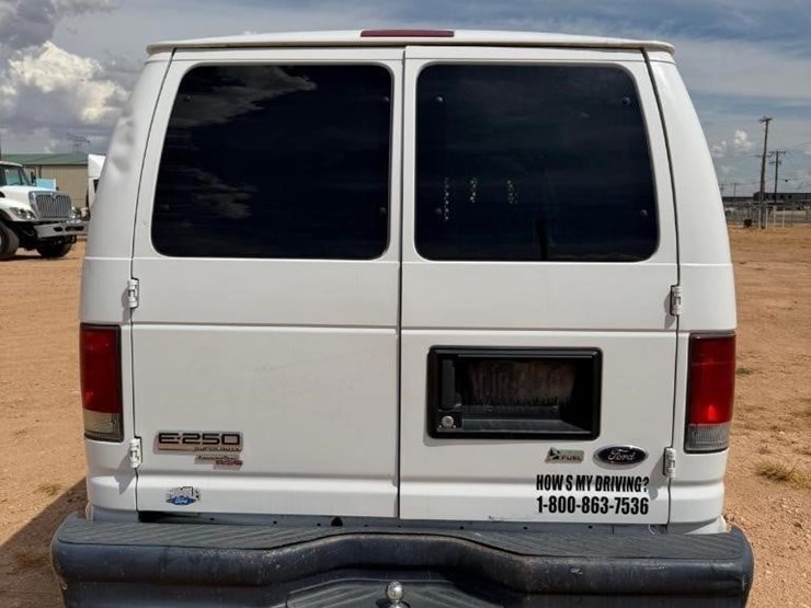 2012-ford-e250-image-8