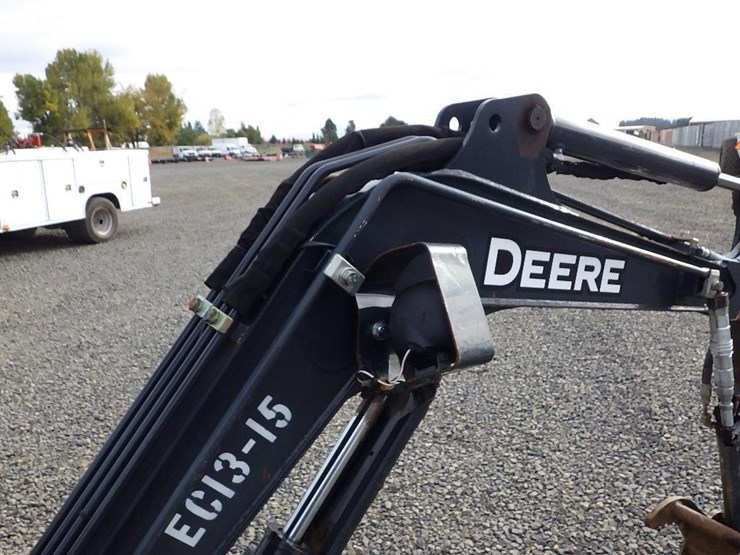 2017-deere-17g-image-23