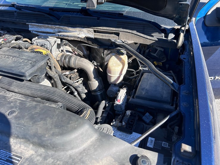 2017-gmc-3500-image-48