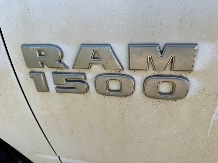 2016-dodge-1500-image-28
