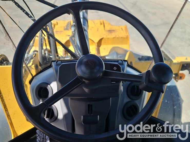 2019-deere-624l-image-28