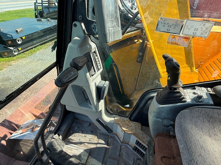caterpillar-308d-image-17