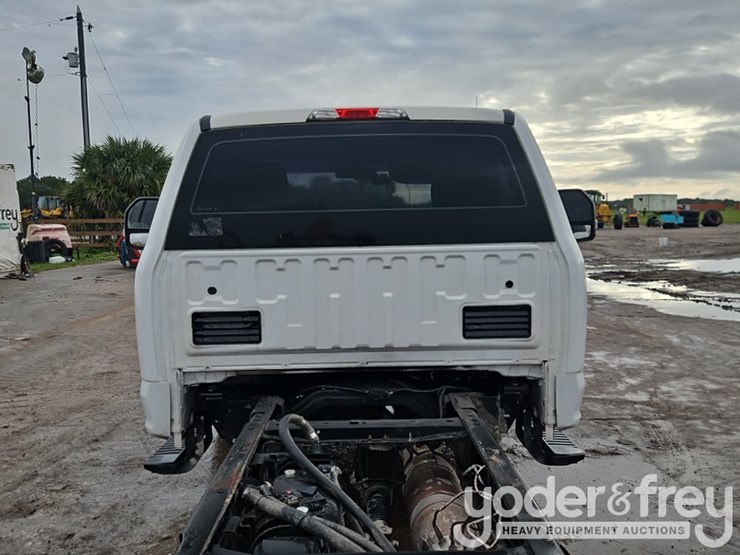 2018-ford-f550-image-17