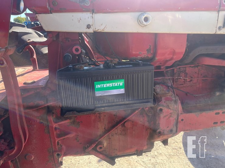 1964-case-ih-farmall-706-image-4