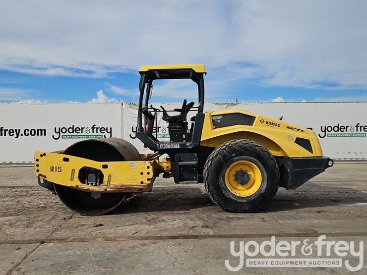 2017-bomag-bw211d-3-image-3