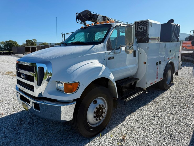 2007-ford-f750-xlt-sd-image-2