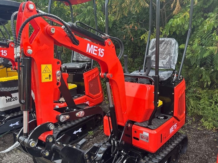 new-sd-lanch-co-mini-excavator-model-me15-image-1