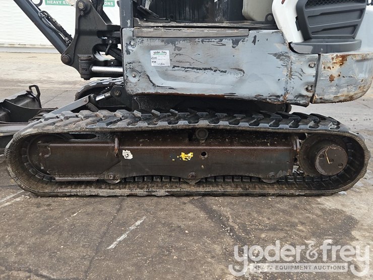 2020-bobcat-e32-image-21