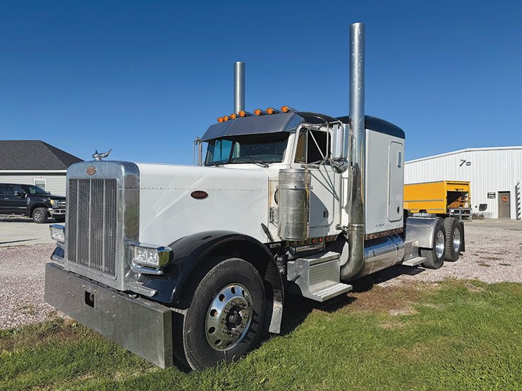 2004-peterbilt-379-image-1