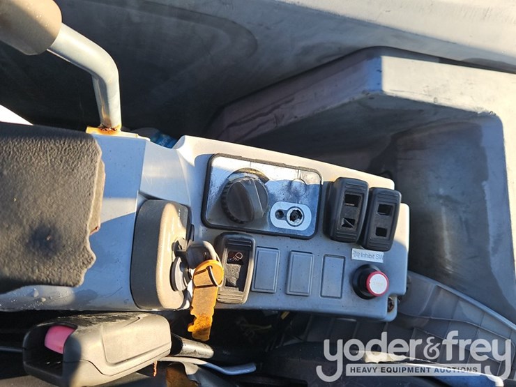 2017-kubota-kx040-4-image-35