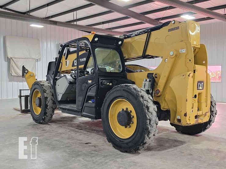2018-caterpillar-tl943d-image-4