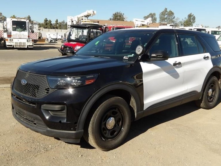 2020-ford-explorer-image-1