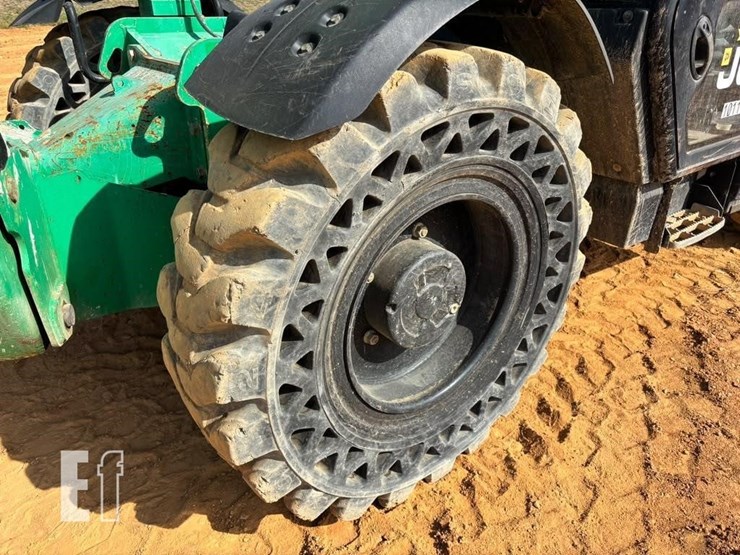 2018-jcb-512-56-image-24