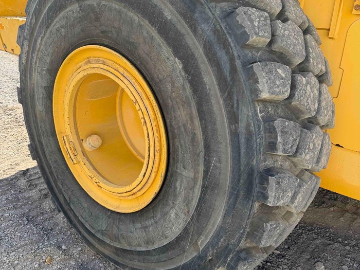 deere-744h-image-13
