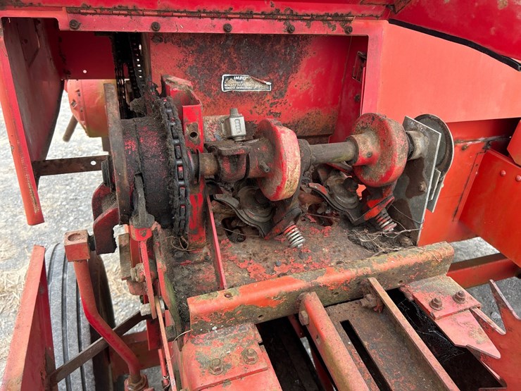 massey-ferguson-220-image-7